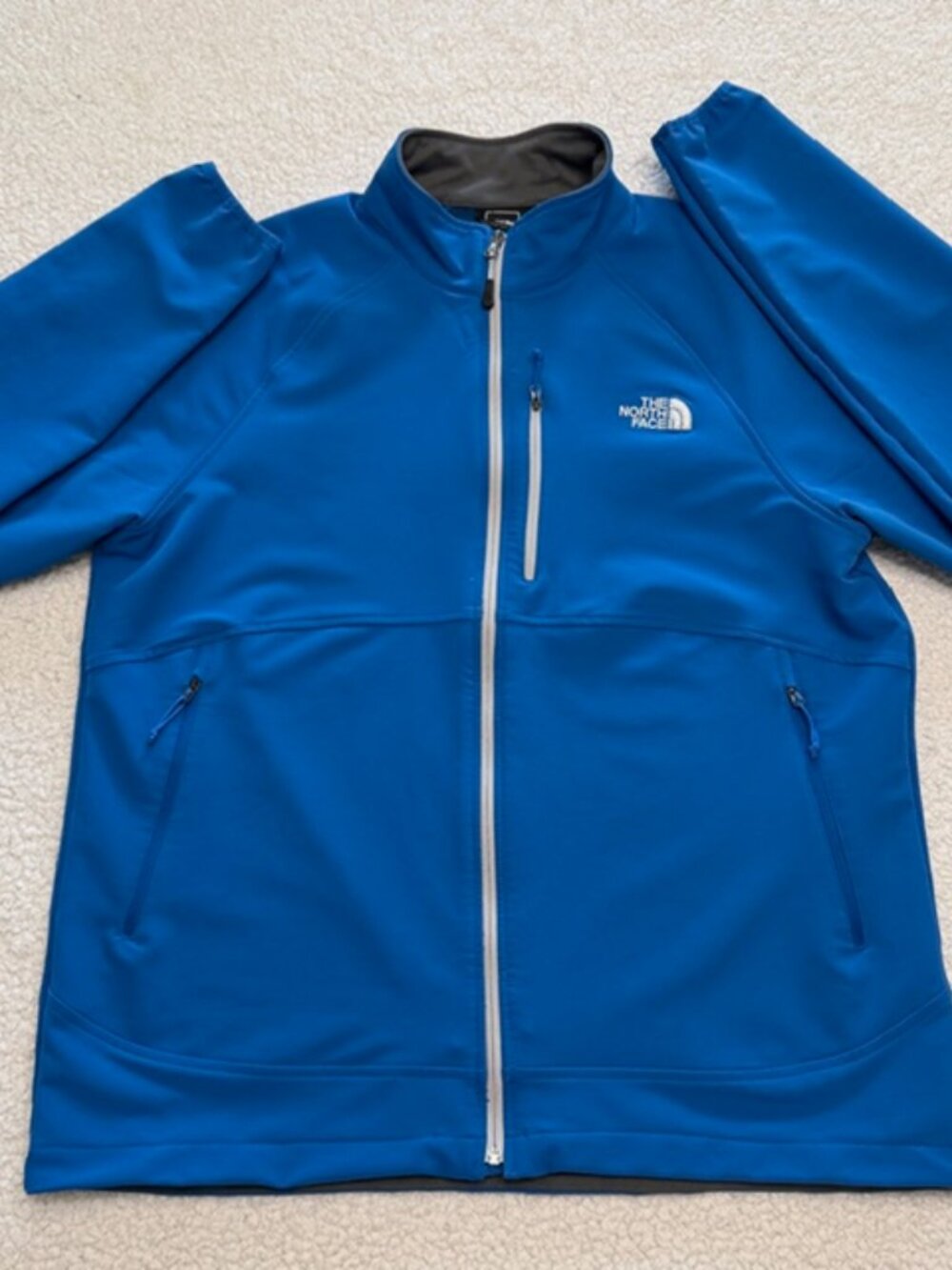 The North Face blue performance jacket 💙